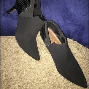 Lightly worn women’s shoes